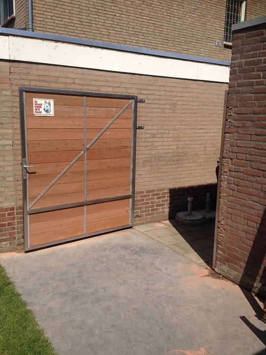 Poort_open_geplaatst.JPG